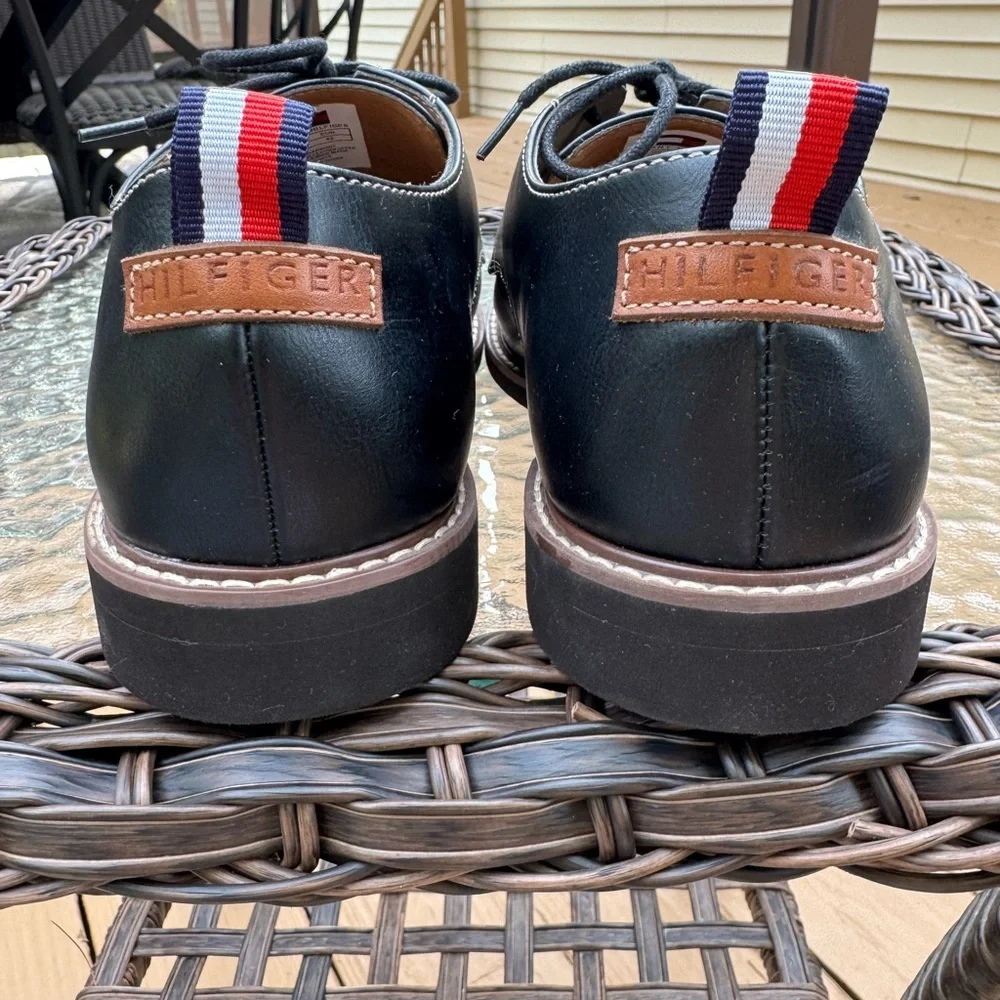 Mens Tommy Hilfiger Classic Black Man/Mandle  Leather Shoes Size 9